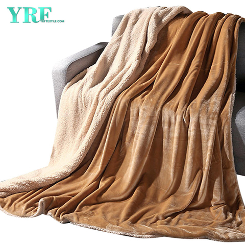 Korálově fleecová deka v moderním stylu Winter Camel Peru pro postel King